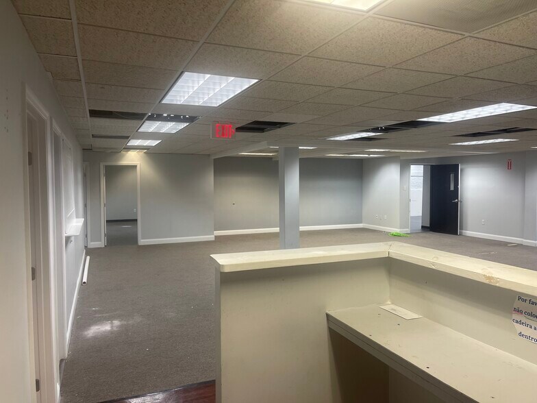 More Photos Of 7960 Baymeadows Way, Jacksonville Office For Lease
