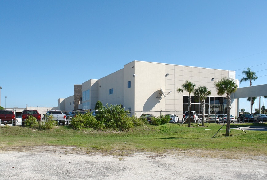 More Photos Of 1800-1850 E Merritt Island Cswy, Merritt Island Auto Dealership For Sale