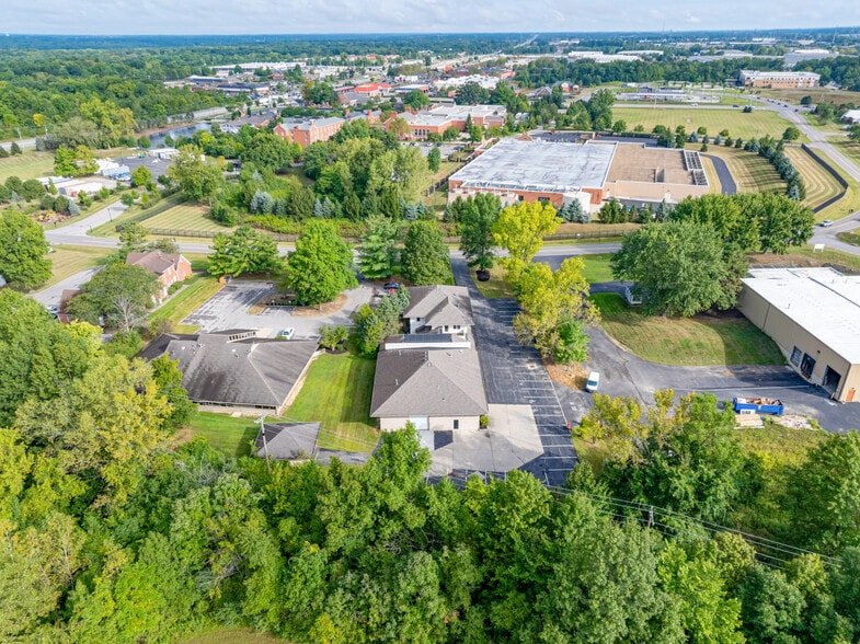 More Photos Of 171 Green Meadows Dr S, Lewis Center Office Residential For Lease