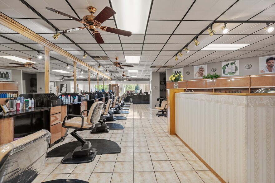 More Photos Of 605 W Baltimore St, Wilmington Storefront For Sale