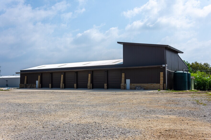 More Photos Of 2520 W Highway 290, Dripping Springs Light Manufacturing For Sale