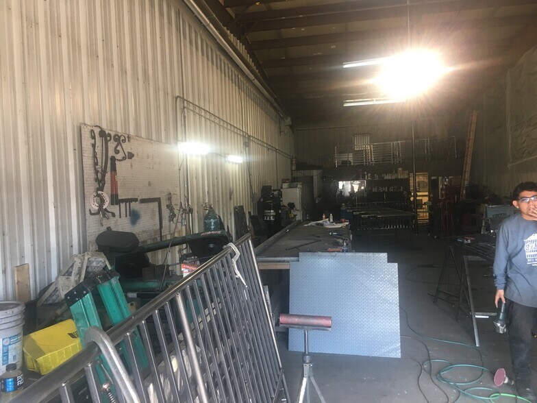 More Photos Of 1790 Jasper St, Aurora Light Manufacturing For Lease