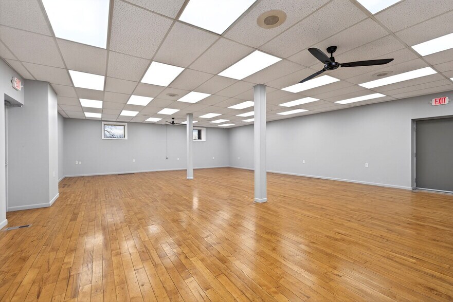 More Photos Of 320 S 1st St, Tipp City Office For Lease