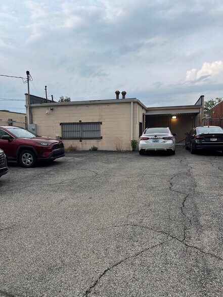 More Photos Of 1415 6th Ave, Huntington Office For Sale