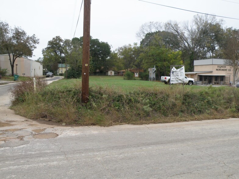 More Photos Of 919 W Debard St, Palestine Land For Sale