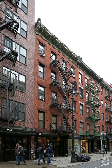 More Photos Of 160 Orchard St, New York Apartments For Lease