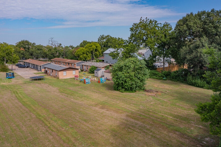 More Photos Of 4210 Southerland Rd, Houston Apartments For Sale