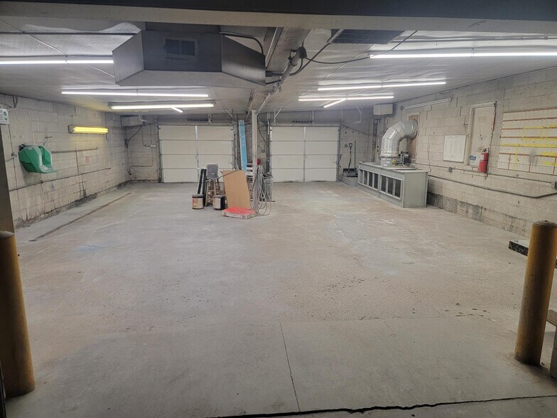 More Photos Of 6039 S Howell Ave, Milwaukee Light Manufacturing For Lease