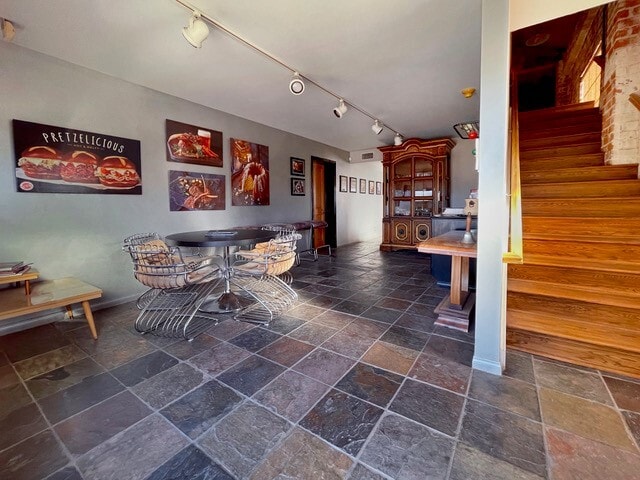 More Photos Of 915 S Alta Vista Ave, Monrovia Light Manufacturing For Sale