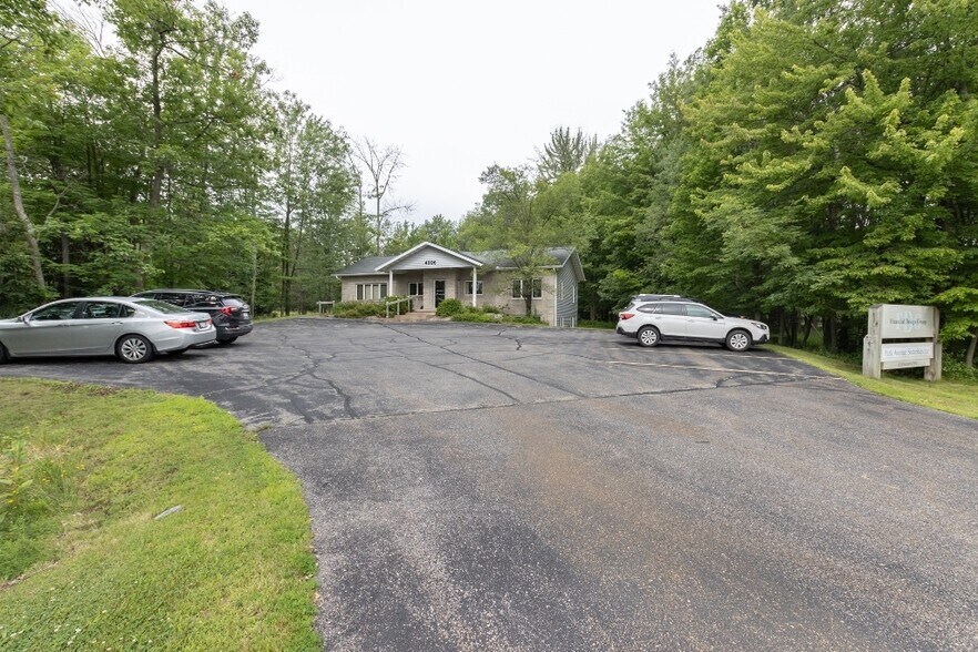 More Photos Of 226126 Hummingbird Rd, Wausau Medical For Sale
