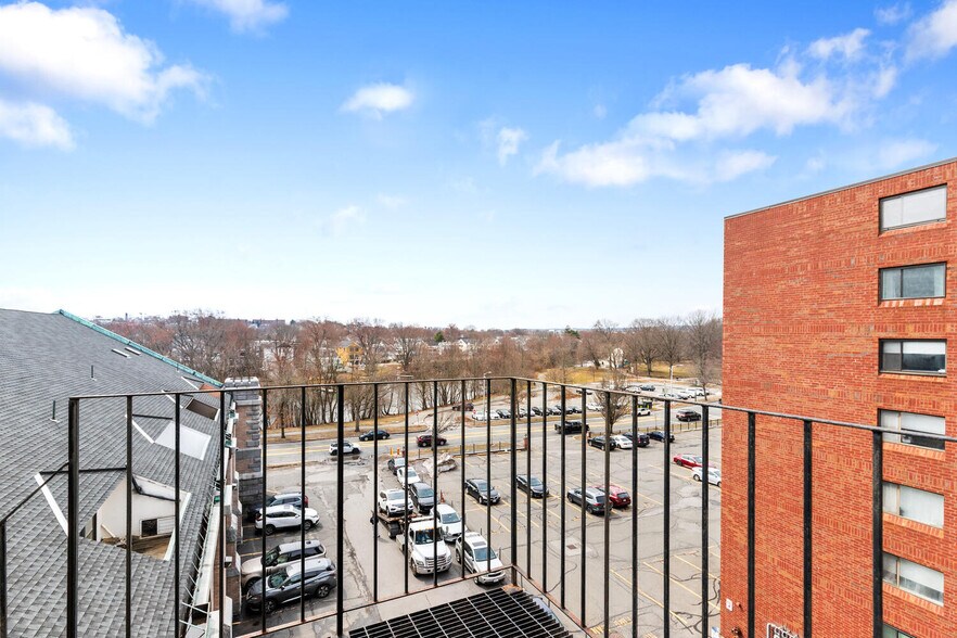 More Photos Of 92 High St, Medford Medical For Sale