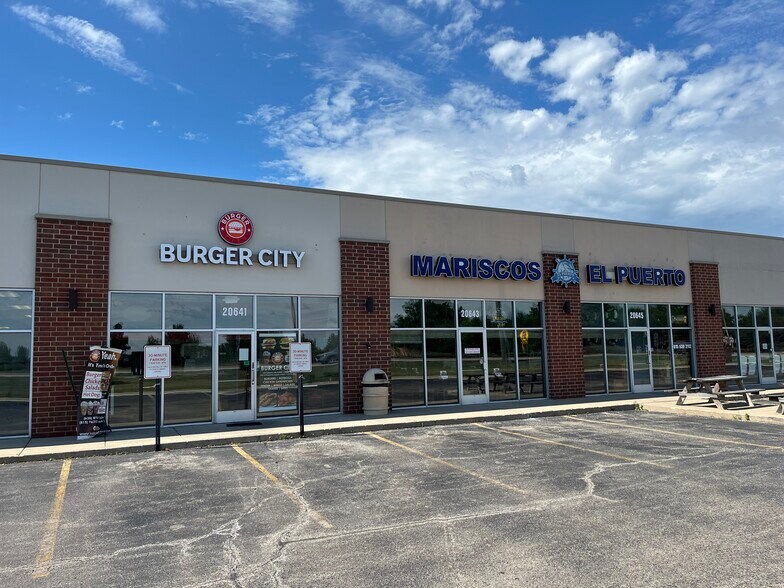 More Photos Of 20641 W Renwick Rd, Crest Hill General Retail For Lease