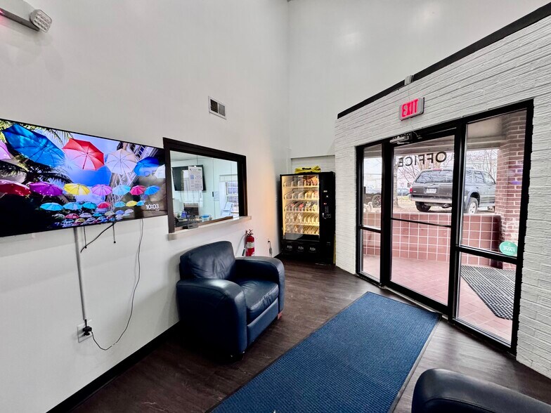 More Photos Of 45726 Elmwood Ct, Sterling Warehouse For Lease