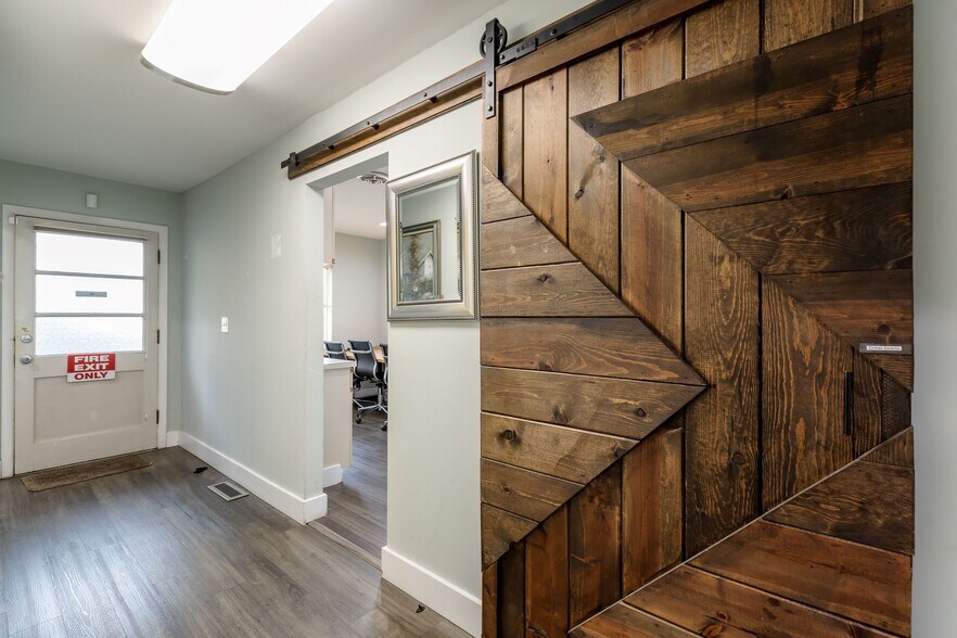 More Photos Of 12850 SW Canyon Rd, Beaverton Medical For Lease