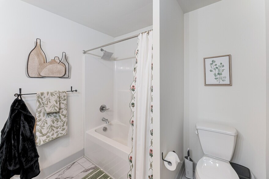 More Photos Of 1415 Highland Ave, Knoxville Multifamily For Sale