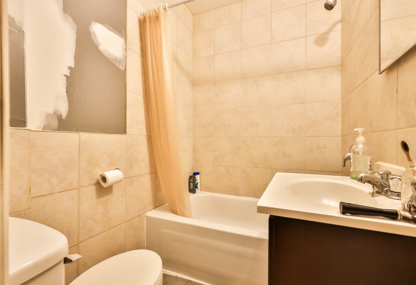 More Photos Of 33-35 Rue Leduc, Gatineau Multifamily For Sale