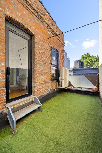 More Photos Of 18 Herkimer Pl, Brooklyn Office For Lease