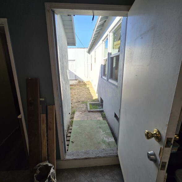 More Photos Of 15709 Bellflower Blvd, Bellflower General Retail For Sale