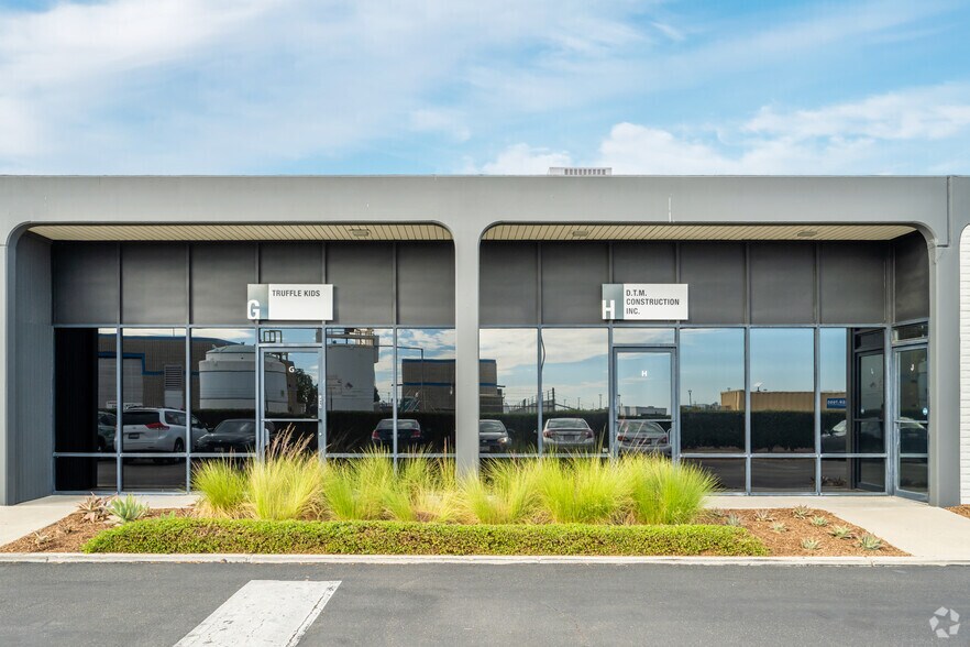 More Photos Of 17971 Sky Park Cir, Irvine Light Manufacturing For Lease