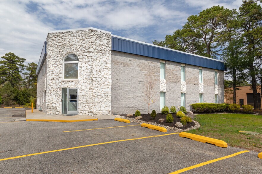 More Photos Of 411 Commerce Ln, West Berlin Medical For Sale