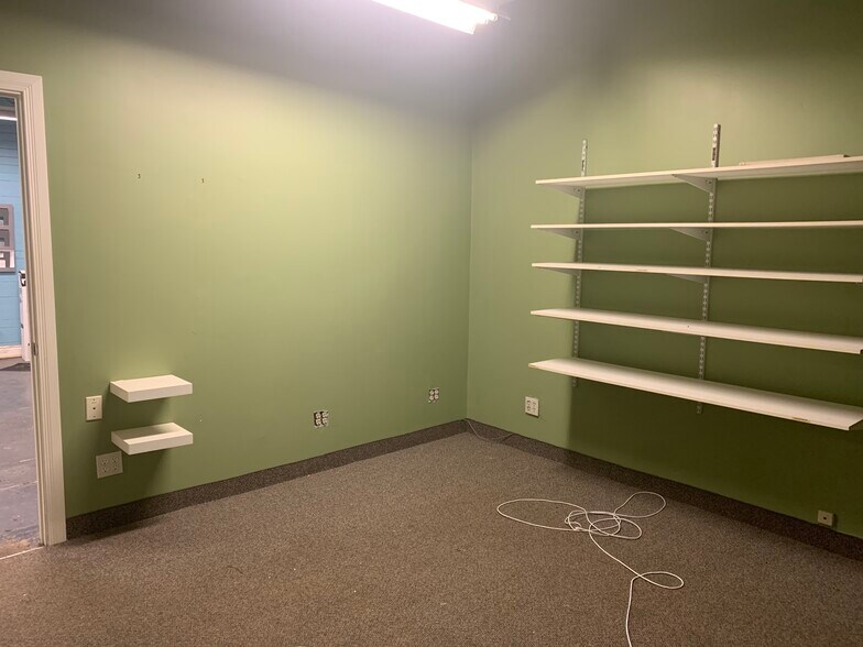 More Photos Of 356-358 Main St E, Hamilton Storefront Retail Residential For Lease