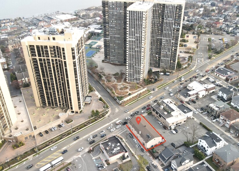 More Photos Of 801 Palisade Ave, Fort Lee Freestanding For Sale