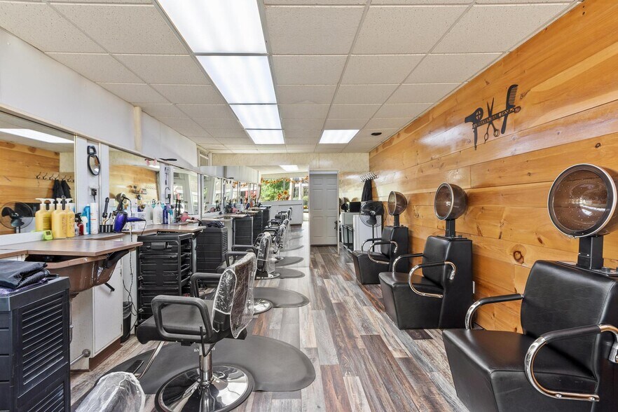 More Photos Of 158 Fairhaven Rd, Worcester Storefront Retail Residential For Sale