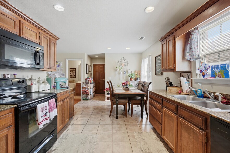 More Photos Of 3403 SW Deerfield Blvd, Bentonville Multifamily For Sale