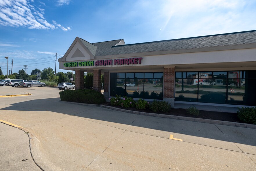 Primary Photo Of 2000 S Neil St, Champaign Freestanding For Lease