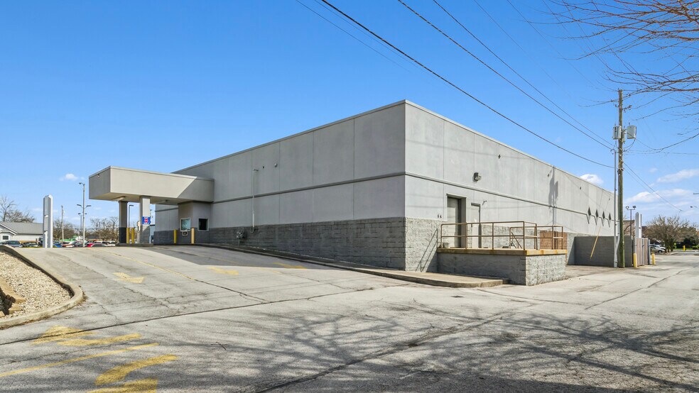 More Photos Of 305 W Main St, Ottawa Drugstore For Lease