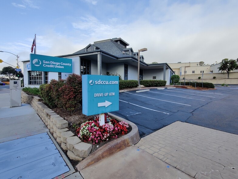 More Photos Of 1004 Rosecrans St, San Diego Bank For Lease