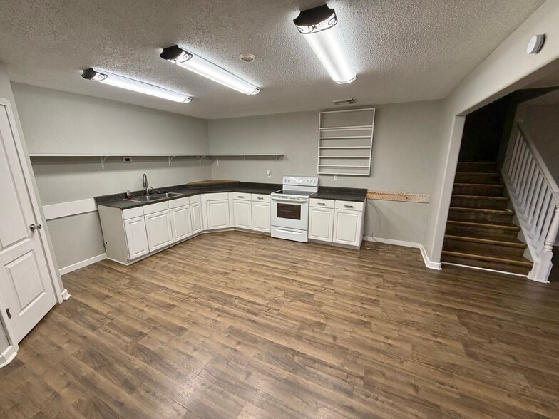 More Photos Of 831 FM 2917 Rd, Alvin Religious Facility For Sale