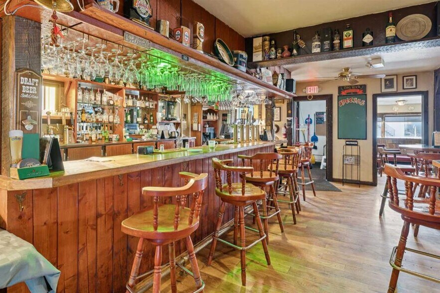 More Photos Of 5340 2 St SW, Calgary Flex For Sale