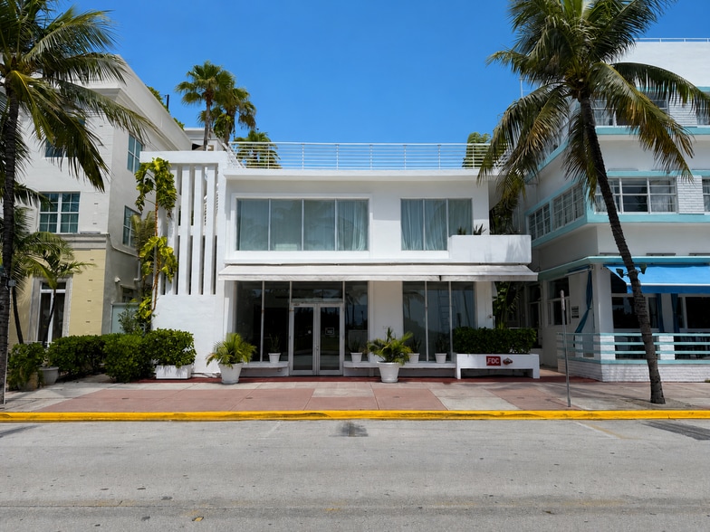 More Photos Of 1412 Ocean Dr, Miami Beach Restaurant For Lease