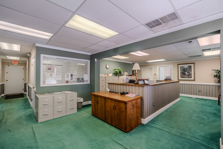 More Photos Of 215 N Pleasantburg Dr, Greenville Office For Sale