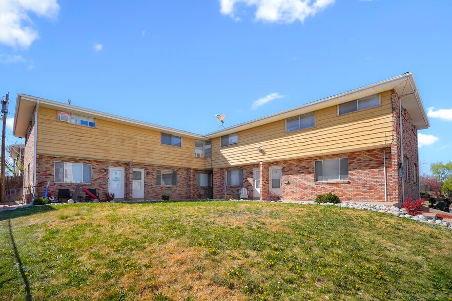 More Photos Of 5511 S Delaware St, Littleton Apartments For Sale