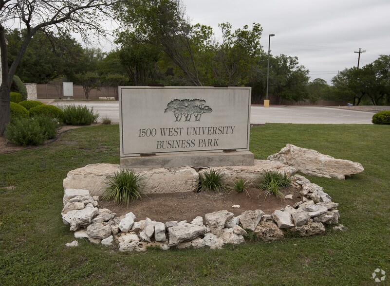 More Photos Of 1500 W University Ave, Georgetown Medical For Lease