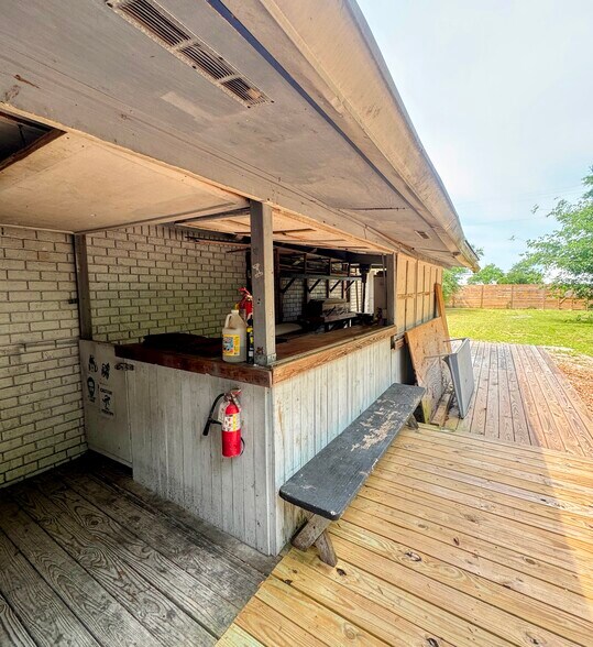 More Photos Of 3480 Barrancas Ave, Pensacola Freestanding For Lease