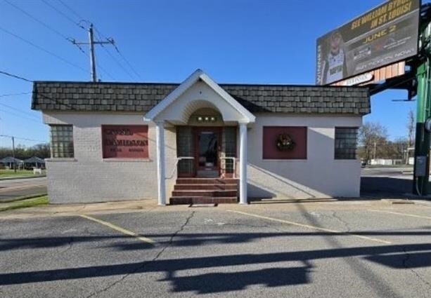 Primary Photo Of 4140 Broadway St, Mount Vernon Office For Sale