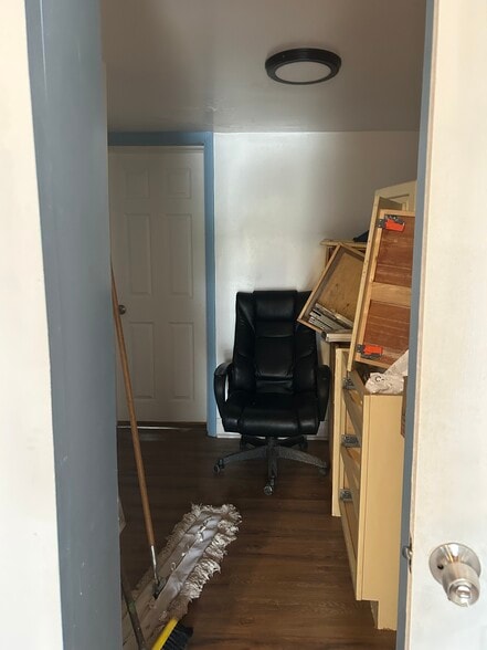 More Photos Of 2715 Hammonds Ferry Rd, Lansdowne Specialty For Lease