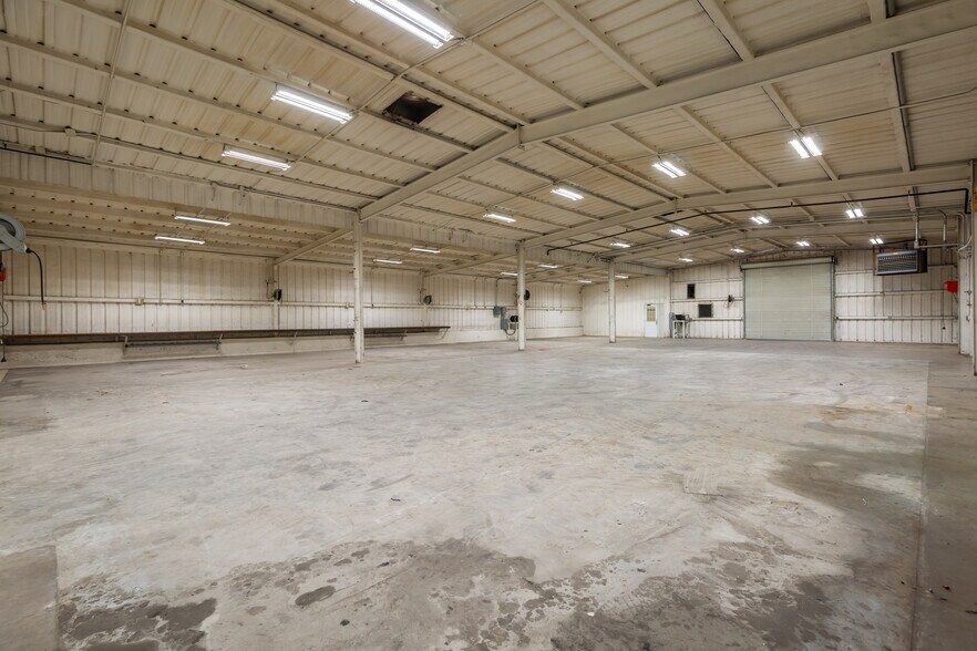 More Photos Of 3100 E Highway 199, Springtown Warehouse For Lease
