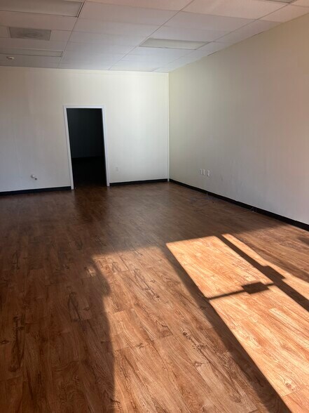 More Photos Of 1017-1029 N Westover Blvd, Albany Unknown For Lease