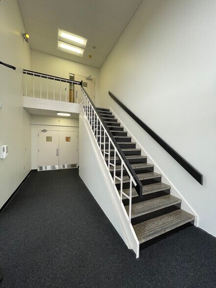 More Photos Of 5586 Post Rd, East Greenwich Office For Lease