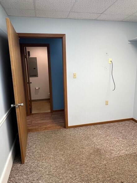 More Photos Of 148 W Pike St, Canonsburg Storefront Retail Office For Lease