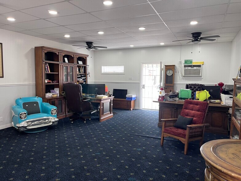 More Photos Of 10043 Artesia Pl, Bellflower Service For Lease