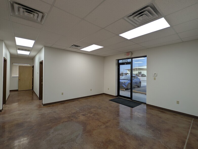 More Photos Of 2605 S County Road 1242, Midland Warehouse For Lease