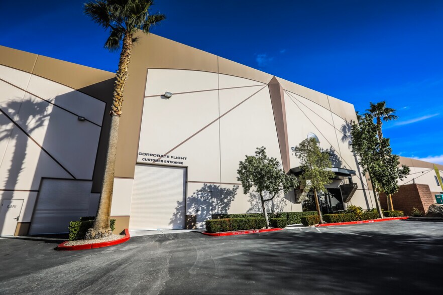 Primary Photo Of 1430 Jet Stream Dr, Henderson Airplane Hangar For Lease