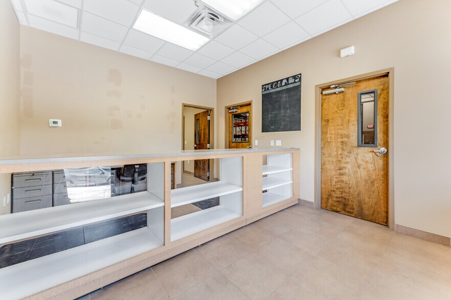 More Photos Of 1740 Segrave St, Daytona Beach Warehouse For Lease