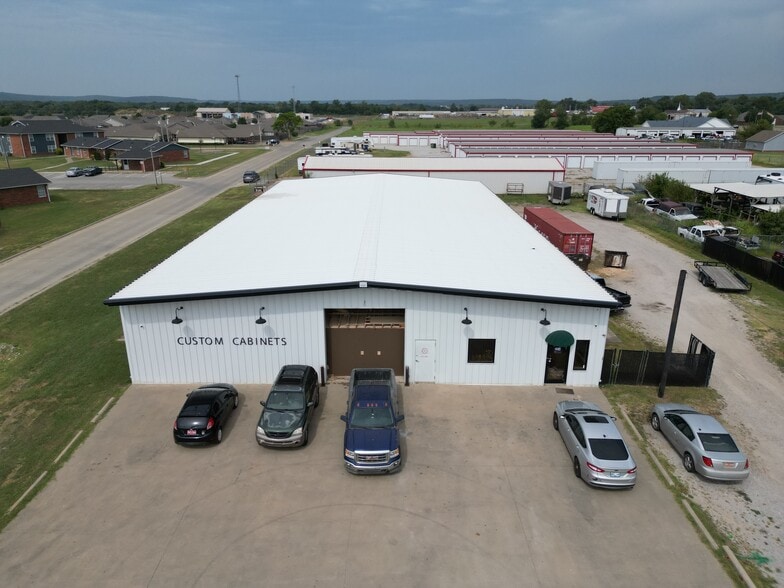 Primary Photo Of 204 S Hominy Ave, Skiatook Industrial For Sale