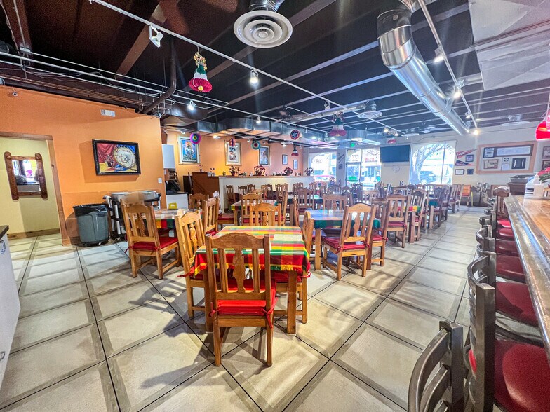 More Photos Of 3495 S Broadway, Englewood Restaurant For Lease